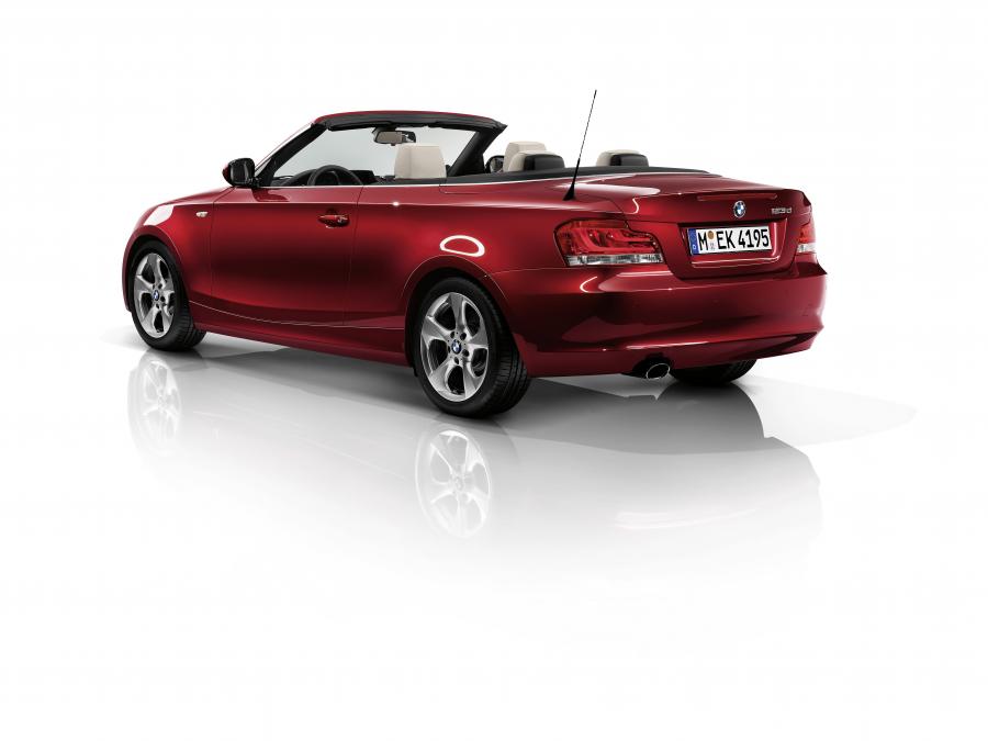  BMW 1-Series Convertible 2011 года  (фото 65 из 69)